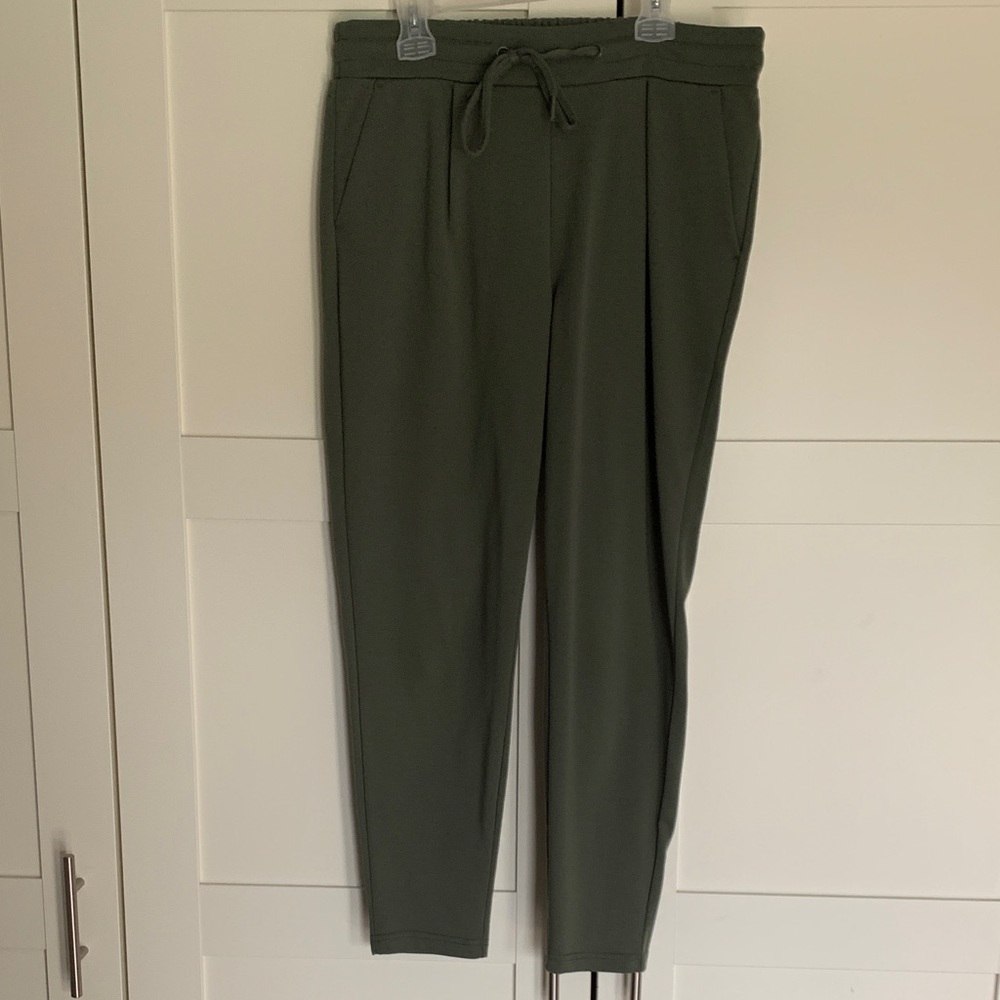 Olive Green Women's Cropped Pants